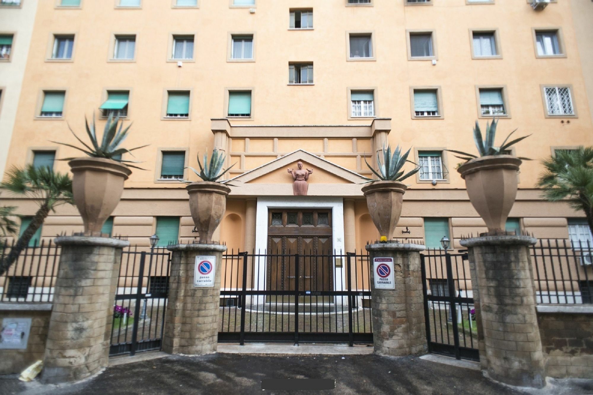 Costantino Secondo Guest House โรม ภายนอก รูปภาพ
